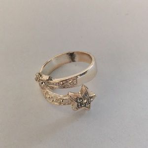 Silver tone rhinestone shooting star ring